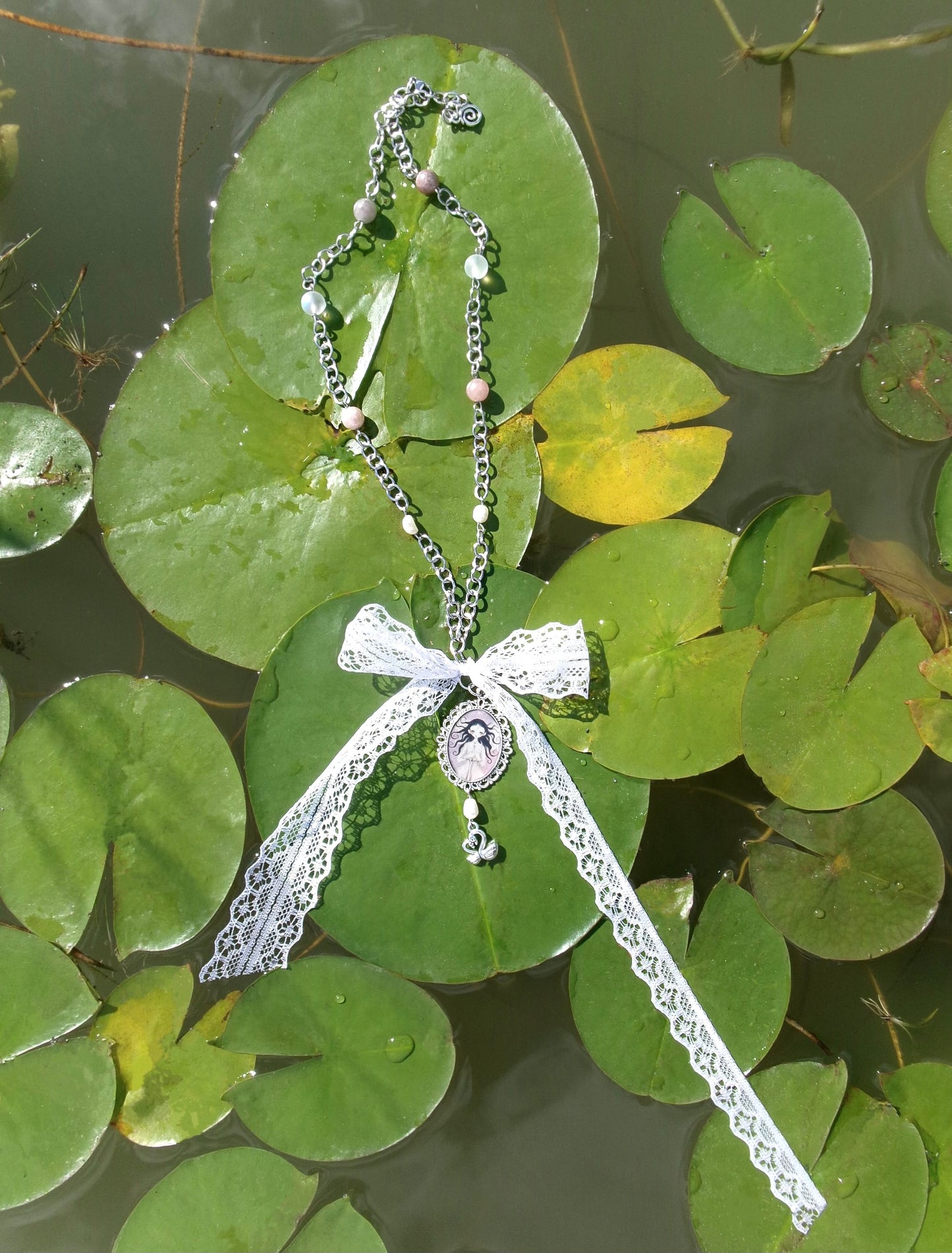 Swan Lace Whisper