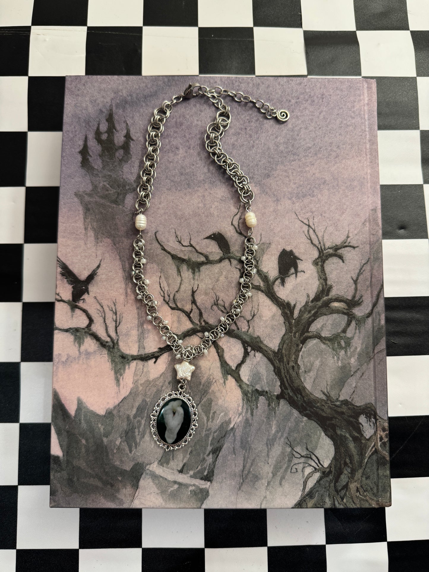 Swan Chainmail Choker