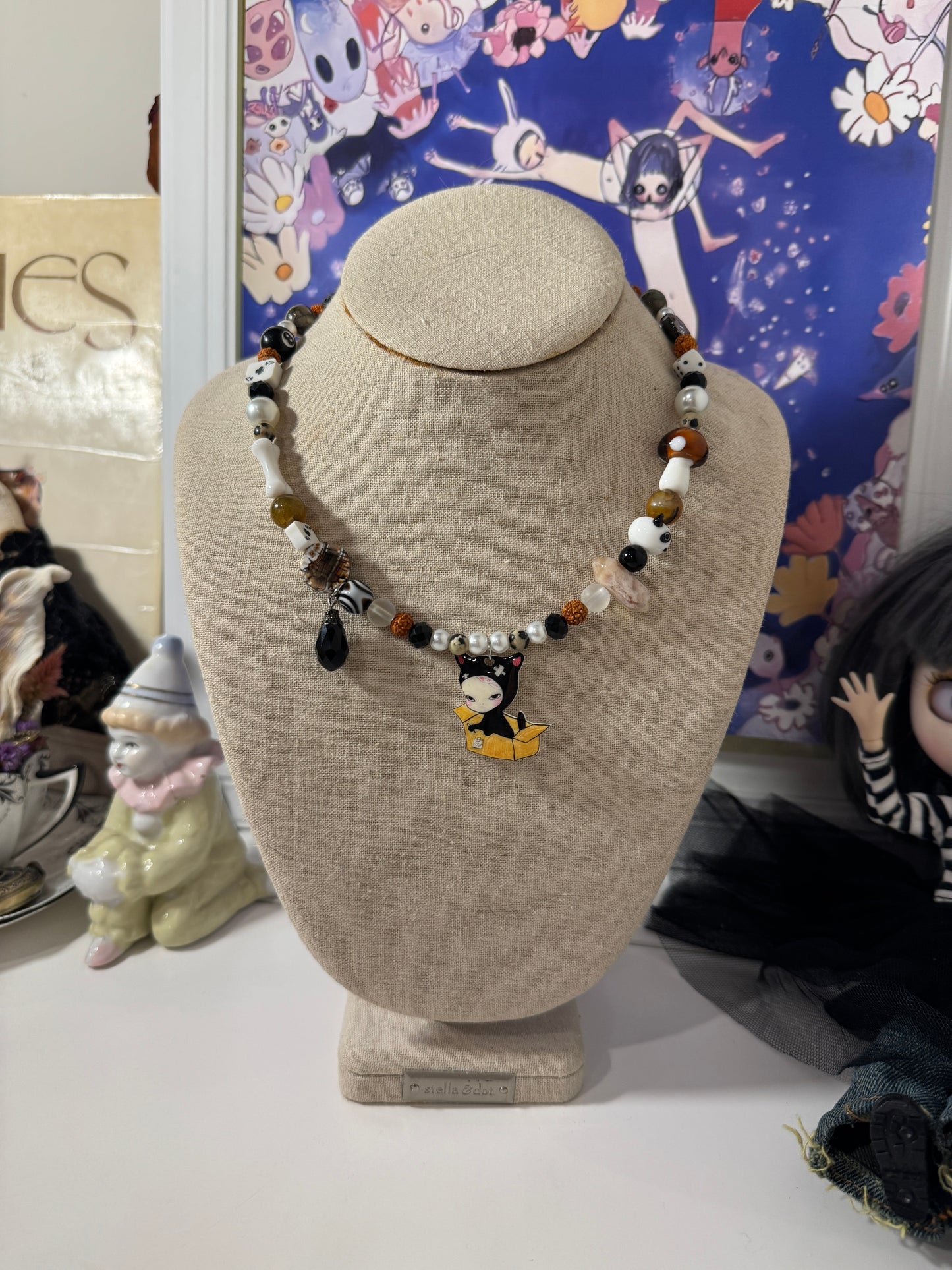 Cat in the box Nara Necklace