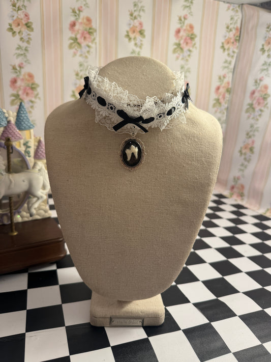 Tooth Choker